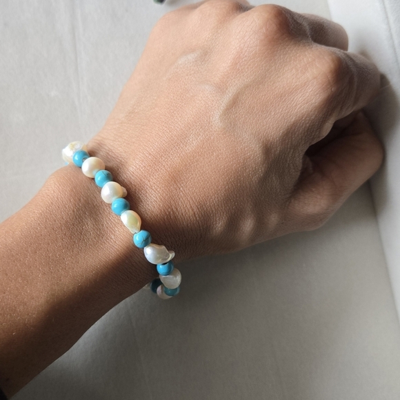 Handmade Pearl and turquoise bracelet. - Picture 1 of 4